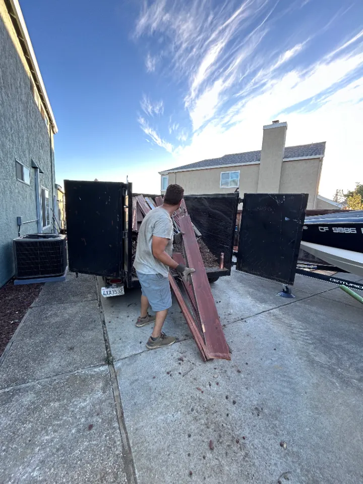 Galaxy Hauling & Junk Removal in Napa Valley